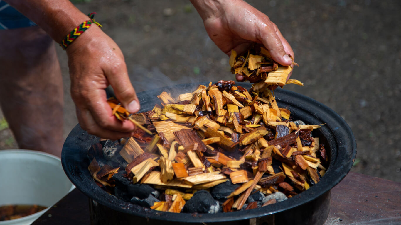 How to Use Acacia Chips